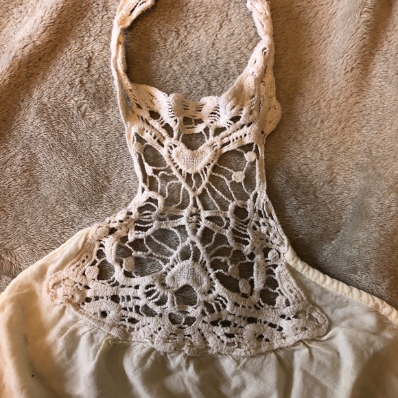 Crotchet halter crop top - Picture 2 of 4